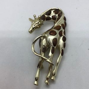 VTG Graceful Giraffe Pin/Brooch